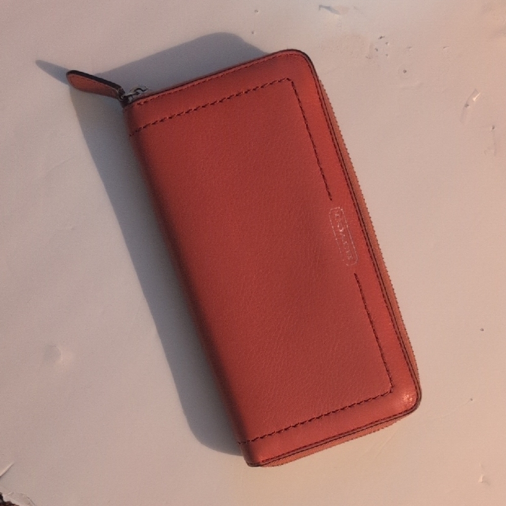 Coach Zip around accordion Wallet